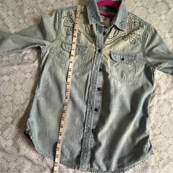 American Eagle Western Studded Chambray Shirt Size XS - Picture 9 of 9